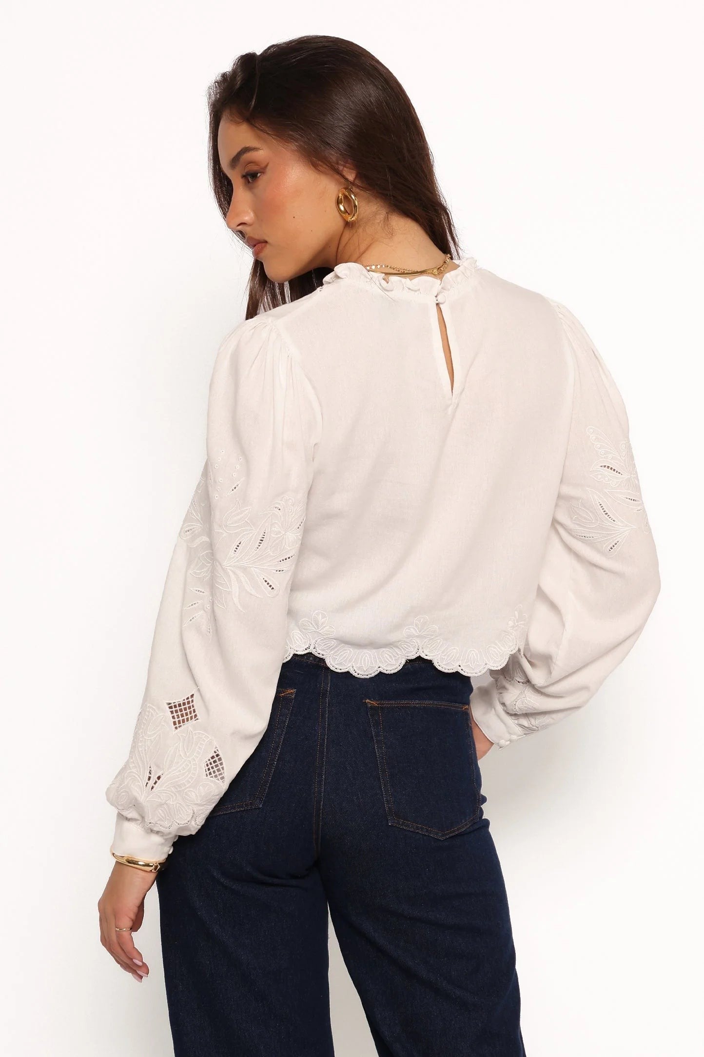 Cropped Ruffle-Neck Linen-Blend Top